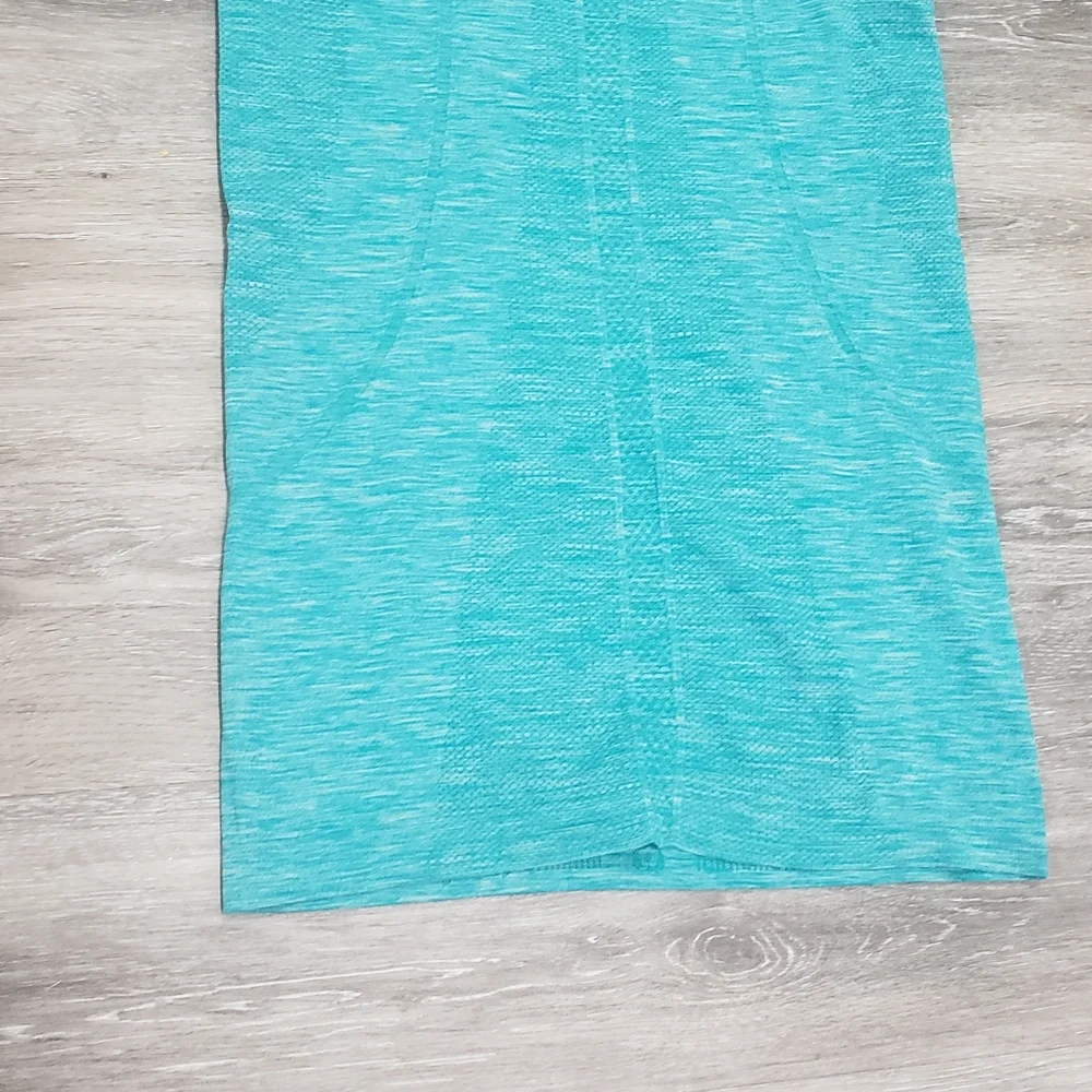lululemon athletica Women's Turquoise Heather Short Sleeve Tee